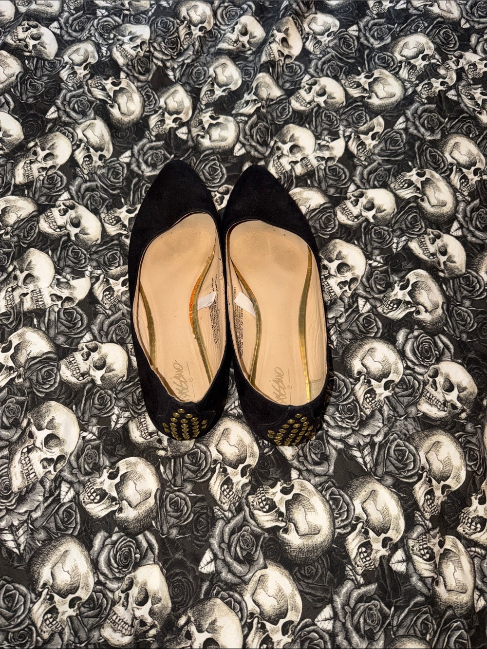 Vintage mossimo Black Pointed Toe Flats with brass Stud Detail - Women’s Sz 8.5